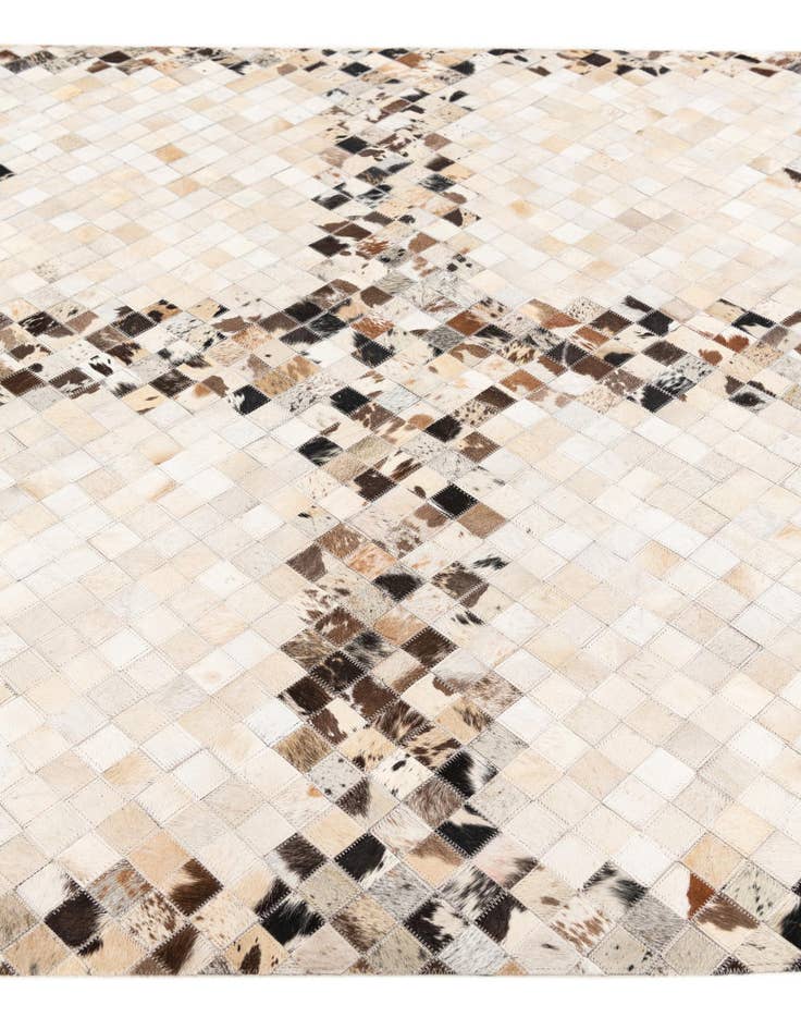 Detail image of 5' x 7' 10 Cowhide Stocks Rug