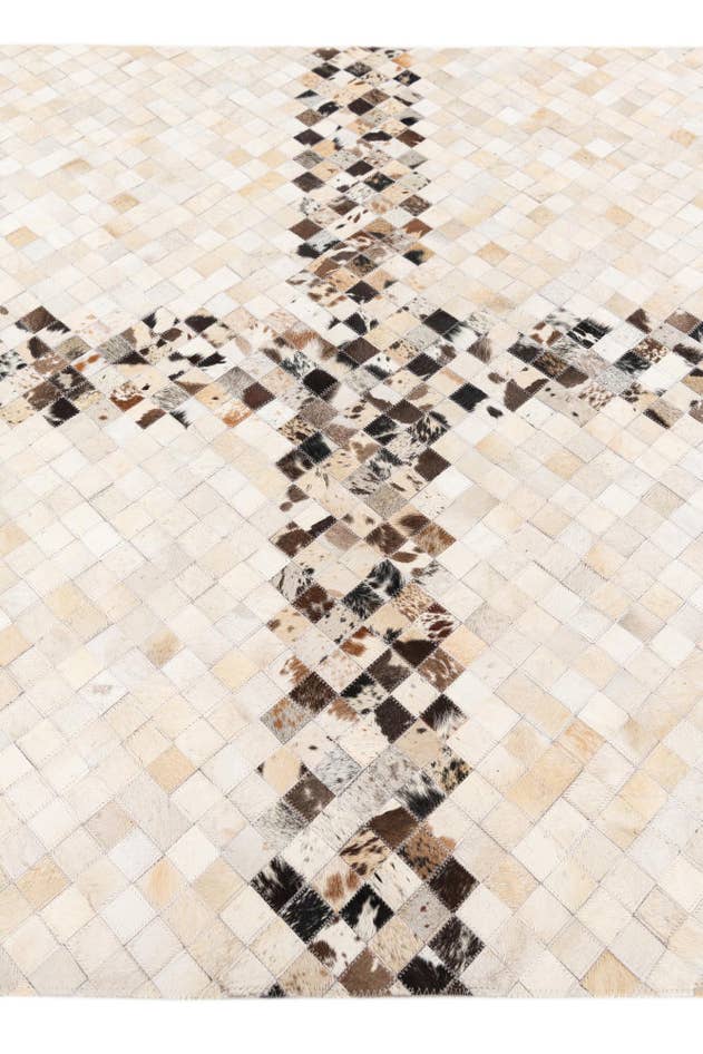 Detail image of 5' x 7' 11 Cowhide Stocks Rug