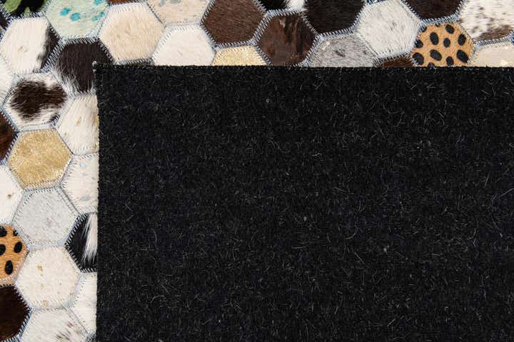 5' 1 x 8' Cowhide Stocks Rug