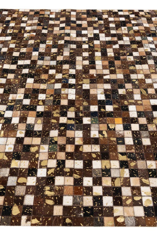 Detail image of 5' x 7' 10 Cowhide Stocks Rug