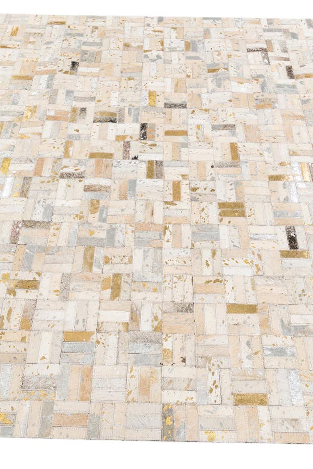 Detail image of 5' x 7' 11 Cowhide Stocks Rug