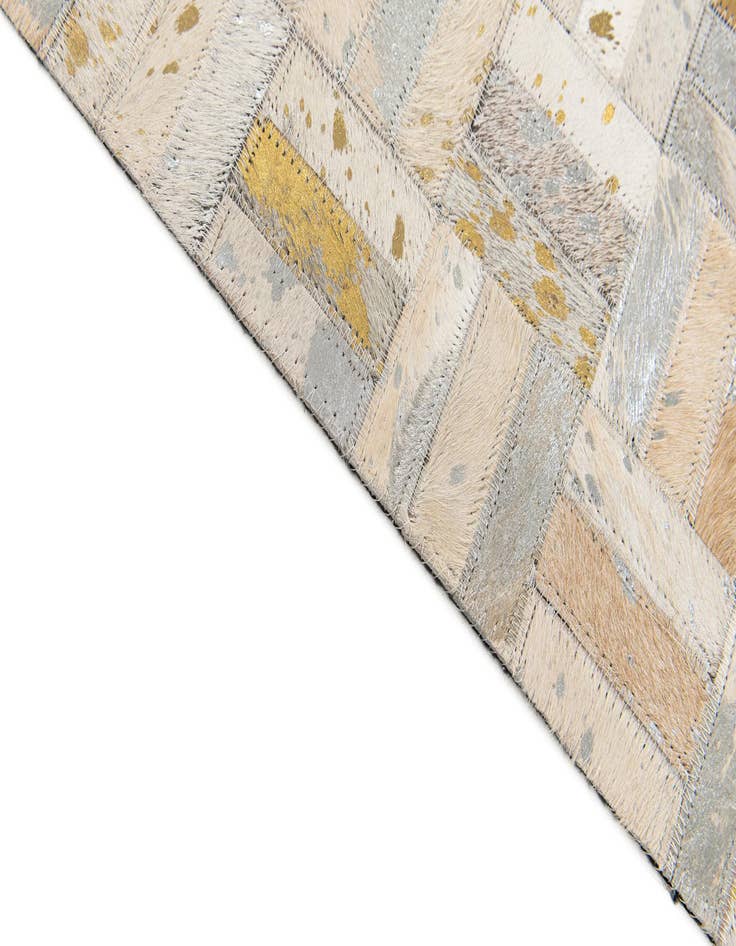 Detail image of 5' x 7' 11 Cowhide Stocks Rug