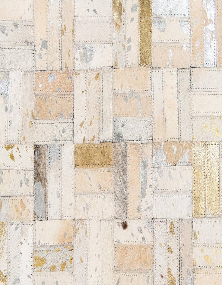 Detail image of 5' x 7' 11 Cowhide Stocks Rug