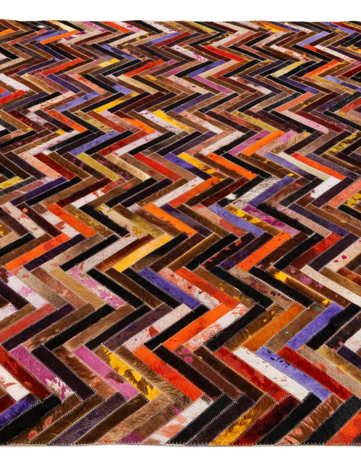 Detail image of 5' 5 x 7' 6 Cowhide Stocks Rug