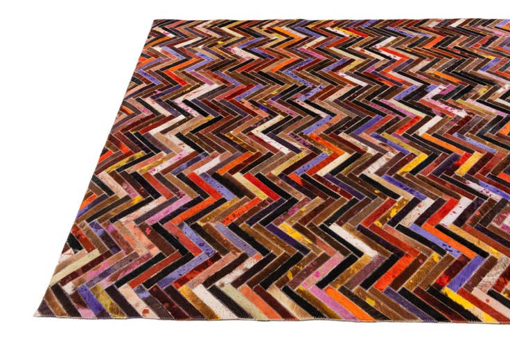 Detail image of 5' 5 x 7' 7 Cowhide Stocks Rug