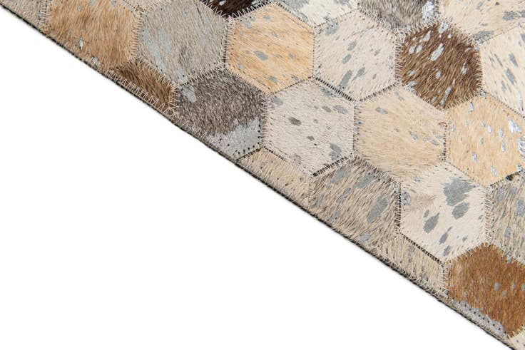 Detail image of 5' 4 x 7' 6 Cowhide Stocks Rug