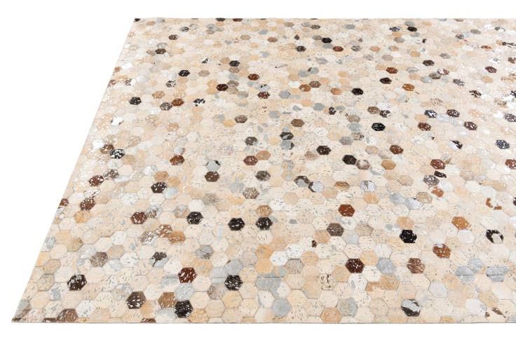 Detail image of 5' 4 x 7' 7 Cowhide Stocks Rug