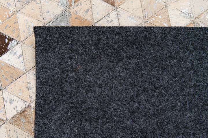 5' 4 x 7' 7 Cowhide Stocks Rug