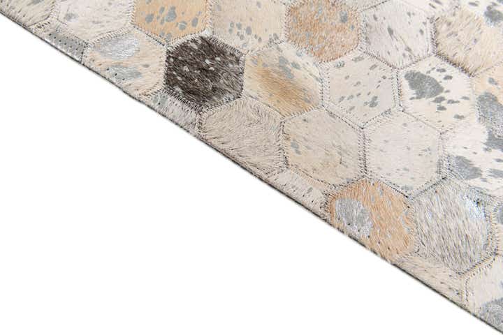 5' 1 x 8' Cowhide Stocks Rug