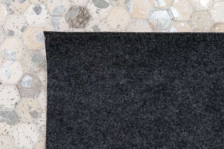 5' 1 x 8' Cowhide Stocks Rug