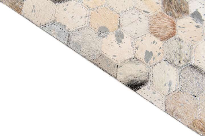 5' x 8' Cowhide Stocks Rug