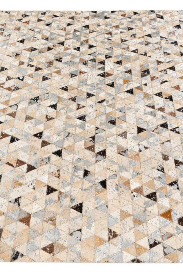 Detail image of 5' 4 x 7' 6 Cowhide Stocks Rug