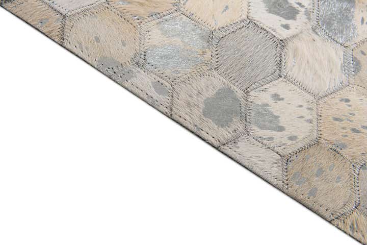 5' 1 x 8' Cowhide Stocks Rug