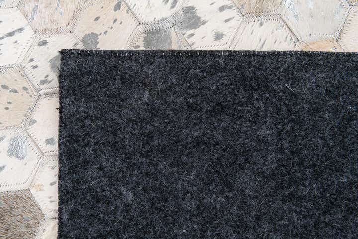 5' 1 x 8' Cowhide Stocks Rug