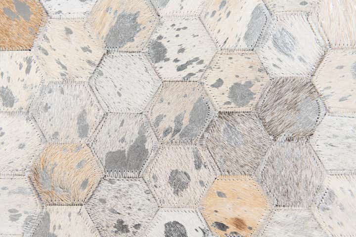 5' 1 x 8' Cowhide Stocks Rug