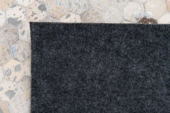 5' 1 x 8' Cowhide Stocks Rug