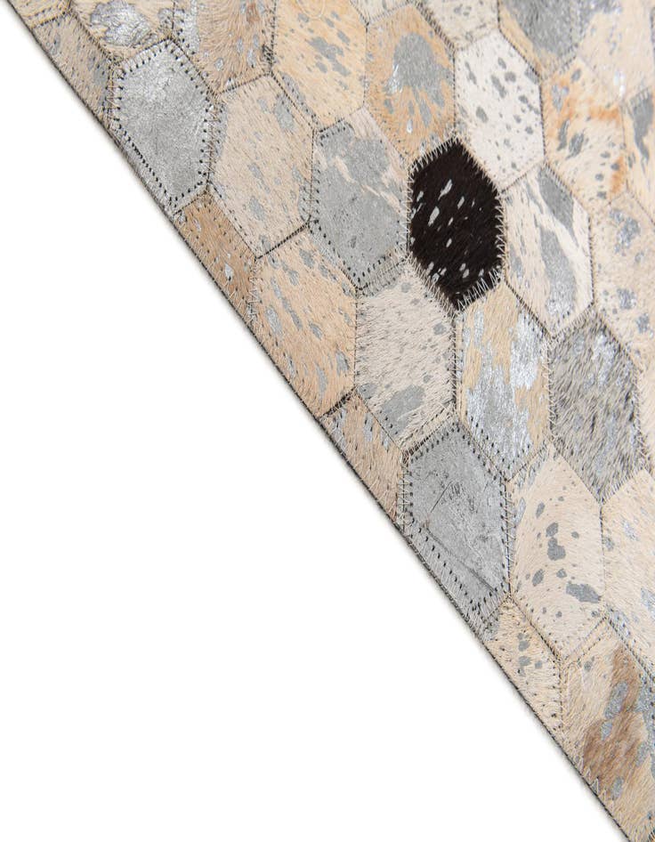 Detail image of 5' 5 x 7' 8 Cowhide Stocks Rug