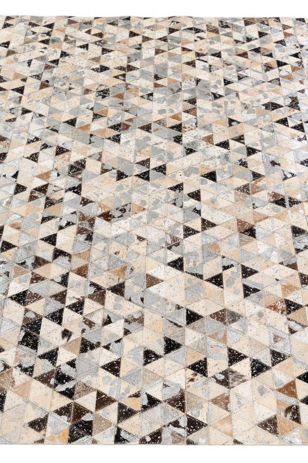 Detail image of 5' 3 x 7' 6 Cowhide Stocks Rug