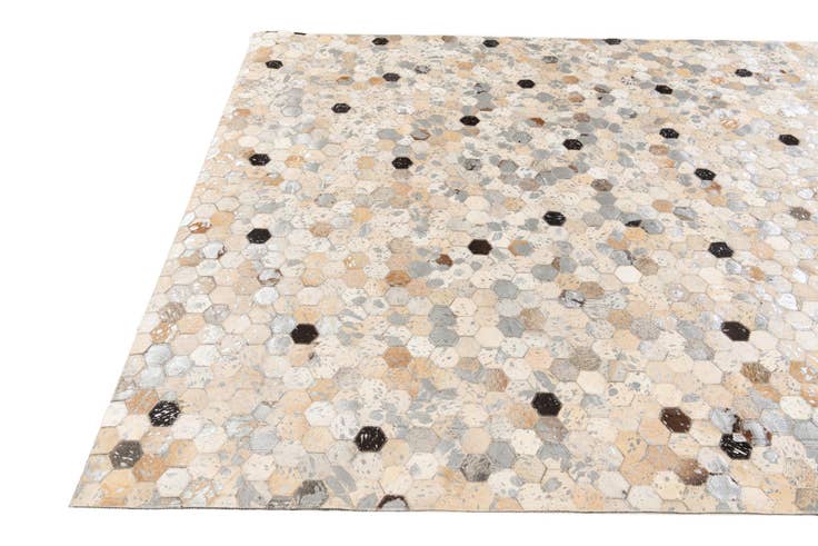 Detail image of 5' 4 x 7' 7 Cowhide Stocks Rug