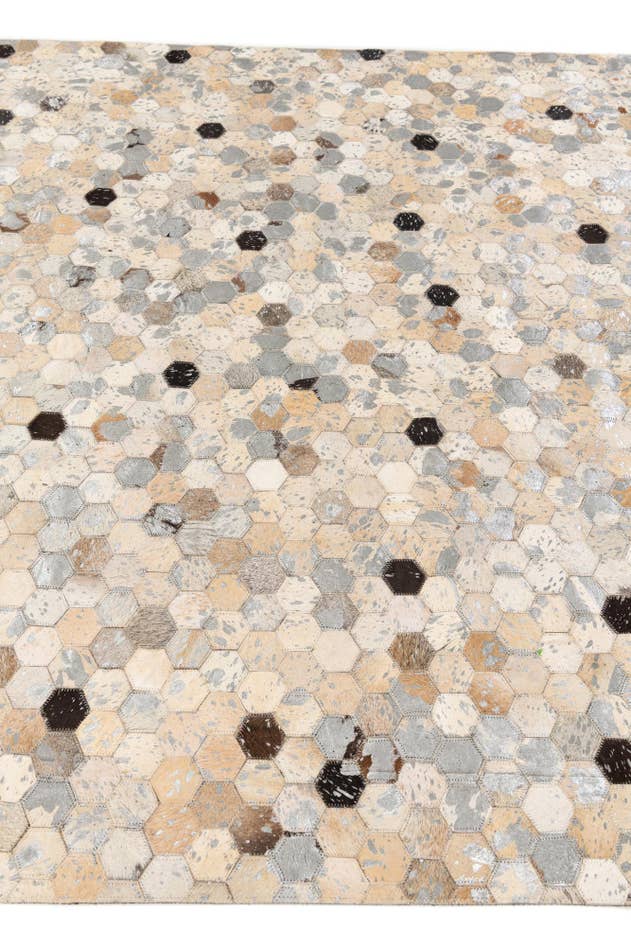 Detail image of 5' 4 x 7' 7 Cowhide Stocks Rug