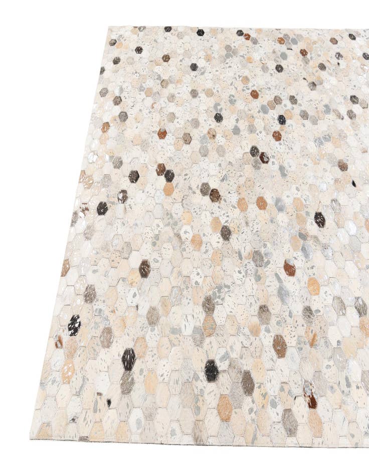 Detail image of 5' x 7' 9 Cowhide Stocks Rug