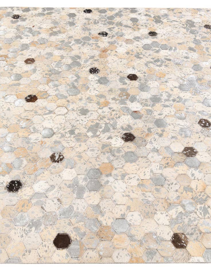 Detail image of 5' 3 x 7' 7 Cowhide Stocks Rug