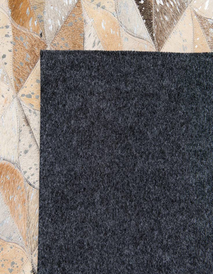 Detail image of 5' 3 x 7' 7 Cowhide Stocks Rug