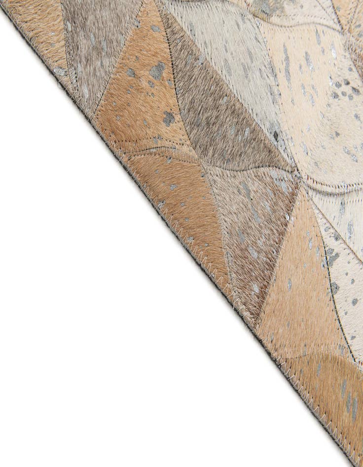 Detail image of 5' 4 x 7' 6 Cowhide Stocks Rug