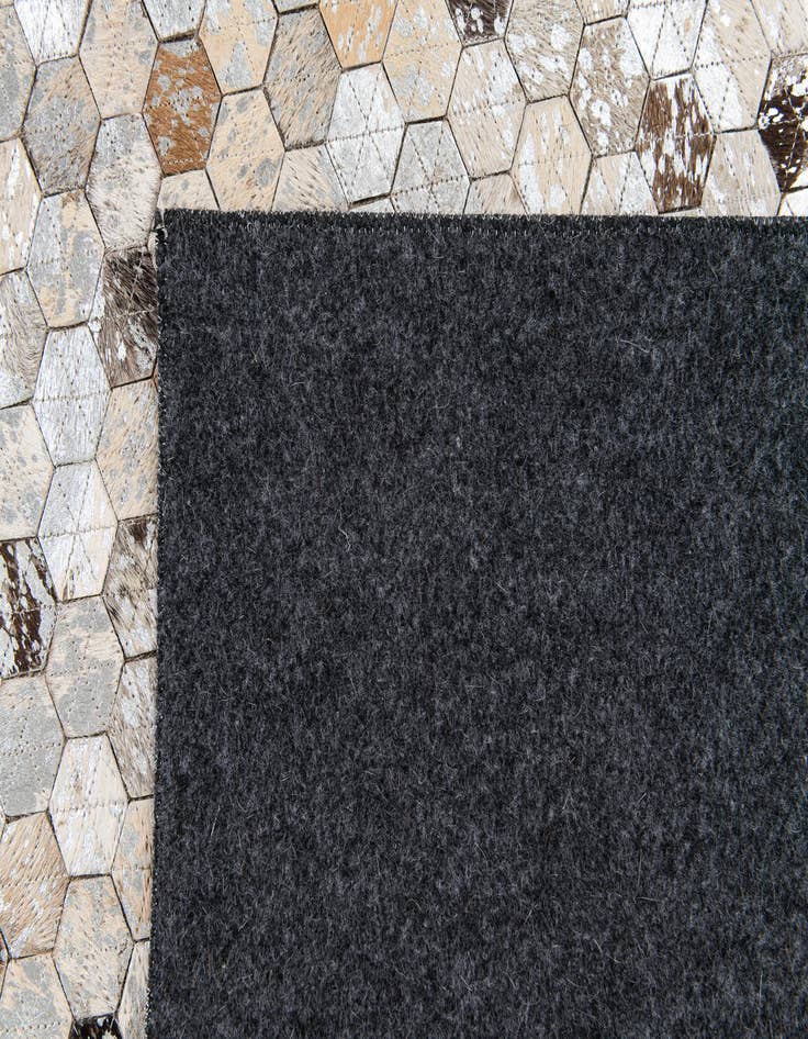 Detail image of 5' 3 x 7' 9 Cowhide Stocks Rug