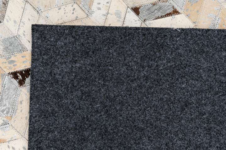 5' 4 x 7' 5 Cowhide Stocks Rug