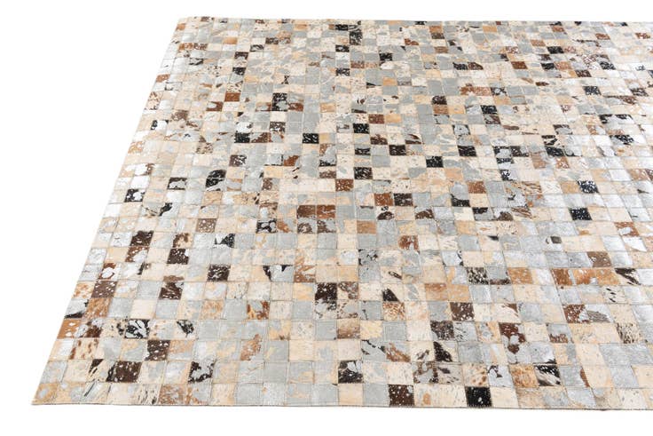 Detail image of 5' x 7' 3 Cowhide Stocks Rug