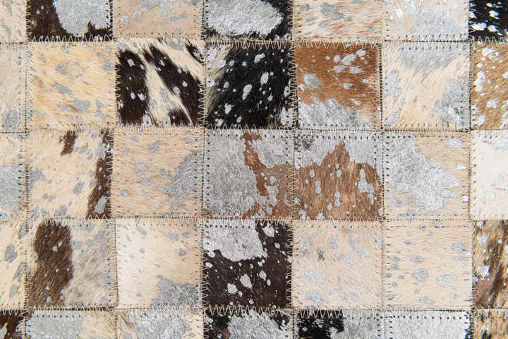 5' x 7' 3 Cowhide Stocks Rug