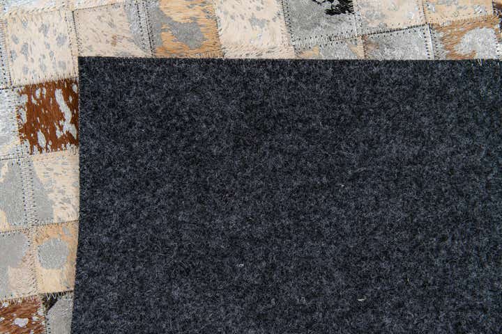 5' x 7' 3 Cowhide Stocks Rug