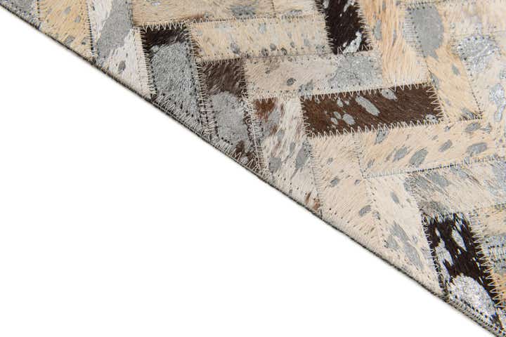 5' 4 x 7' 6 Cowhide Stocks Rug