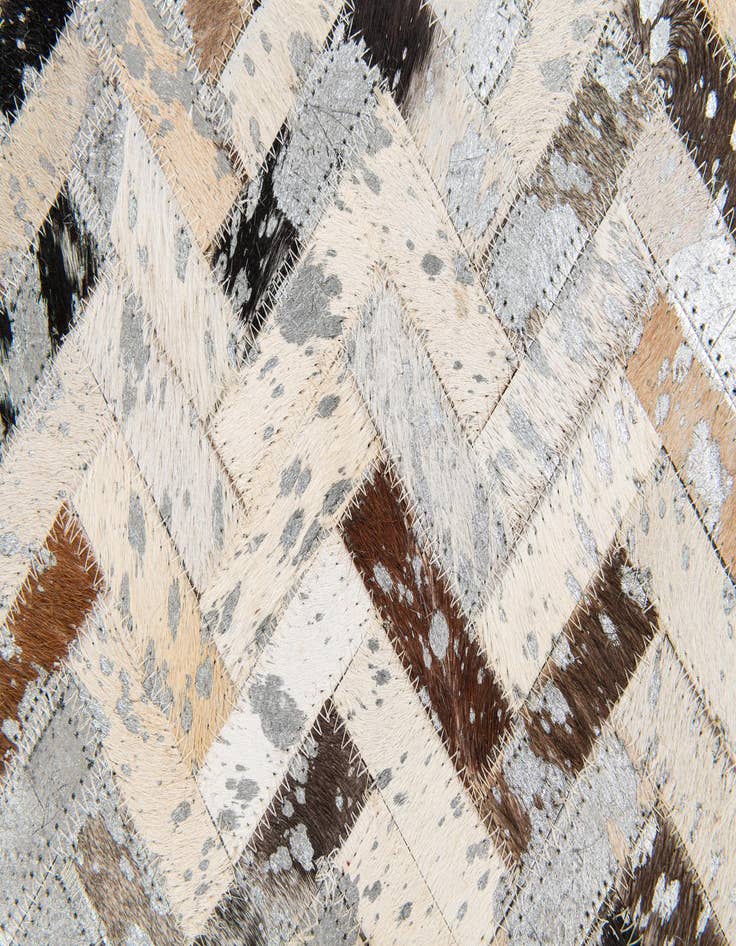 Detail image of 5' 4 x 7' 6 Cowhide Stocks Rug