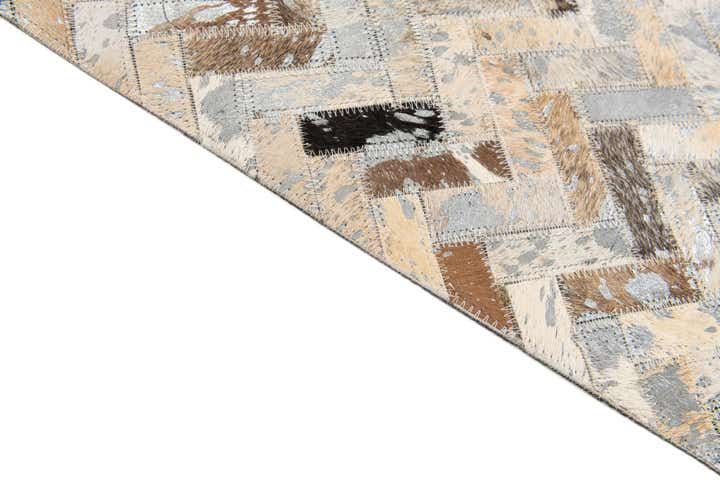 5' 3 x 7' 8 Cowhide Stocks Rug
