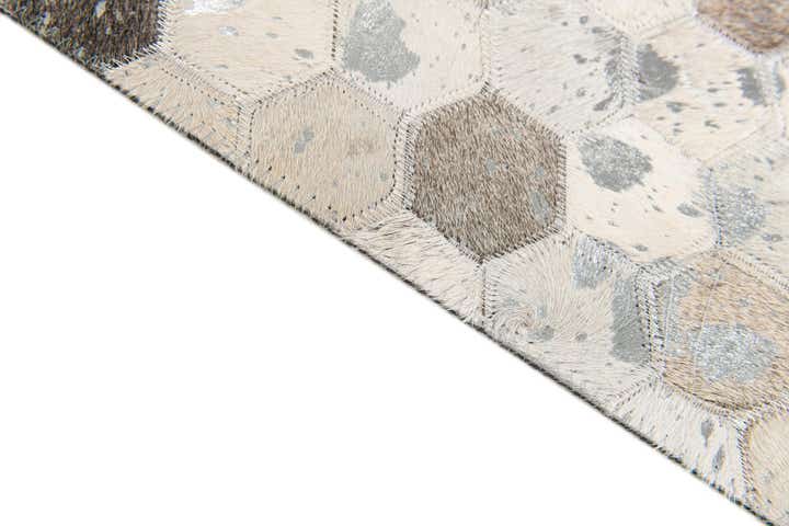 5' x 8' Cowhide Stocks Rug