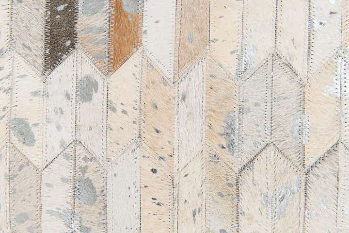 4' 11 x 8' Cowhide Stocks Rug