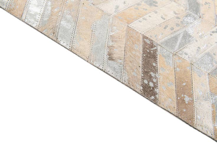 Detail image of 5' 6 x 7' 7 Cowhide Stocks Rug