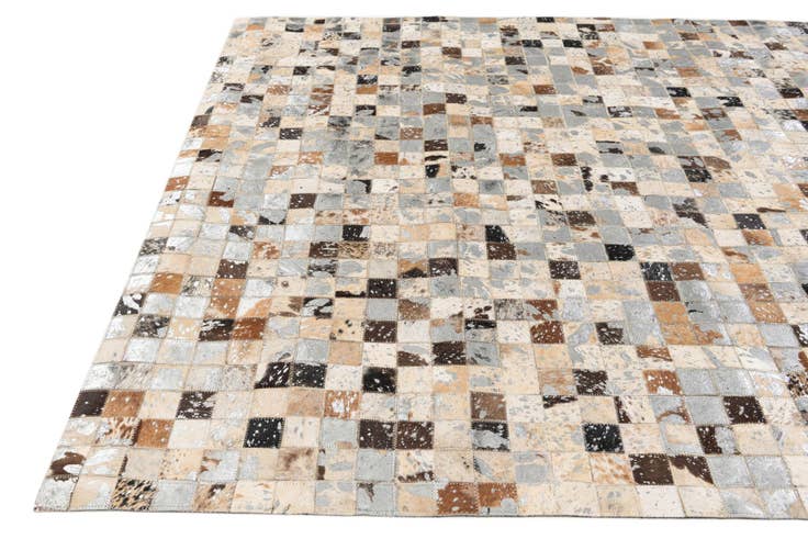 Detail image of 5' x 7' 3 Cowhide Stocks Rug