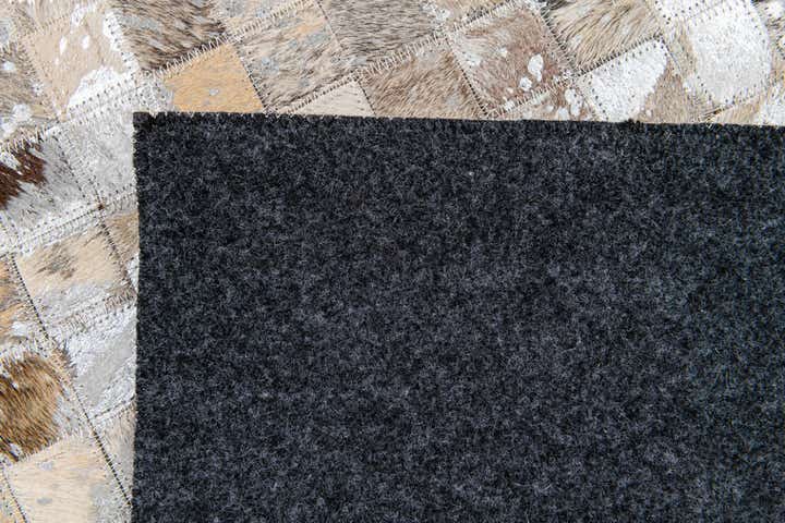 5' 4 x 7' 7 Cowhide Stocks Rug