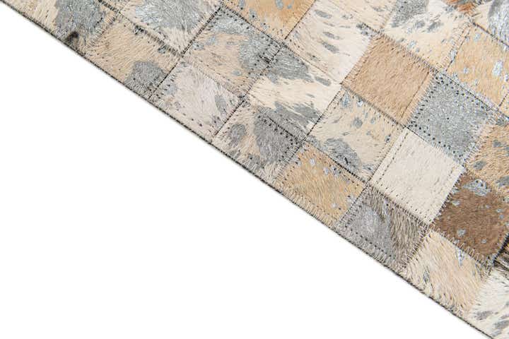 5' 2 x 7' 5 Cowhide Stocks Rug