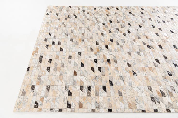 Detail image of 5' 3 x 7' 5 Cowhide Stocks Rug