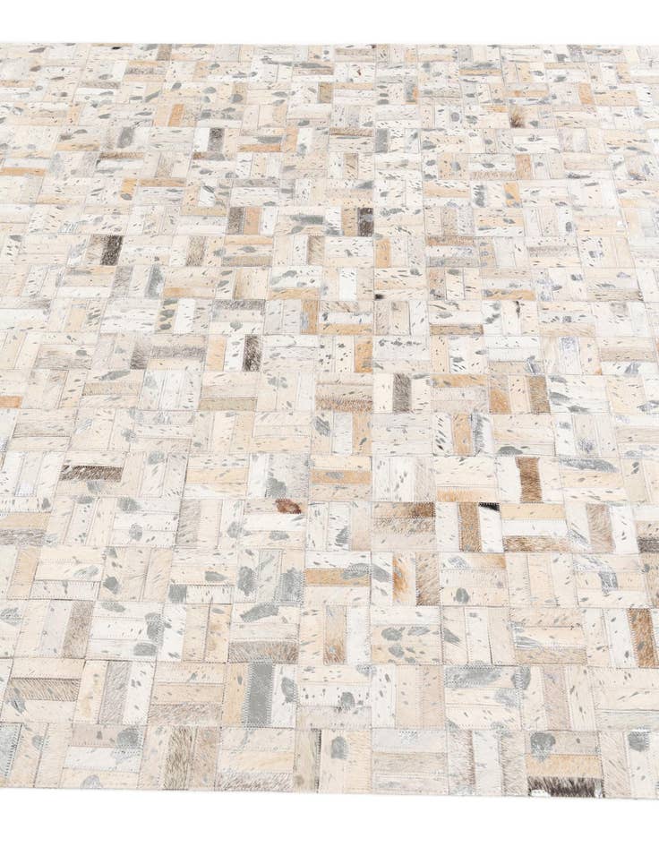 Detail image of 5' x 7' 11 Cowhide Stocks Rug