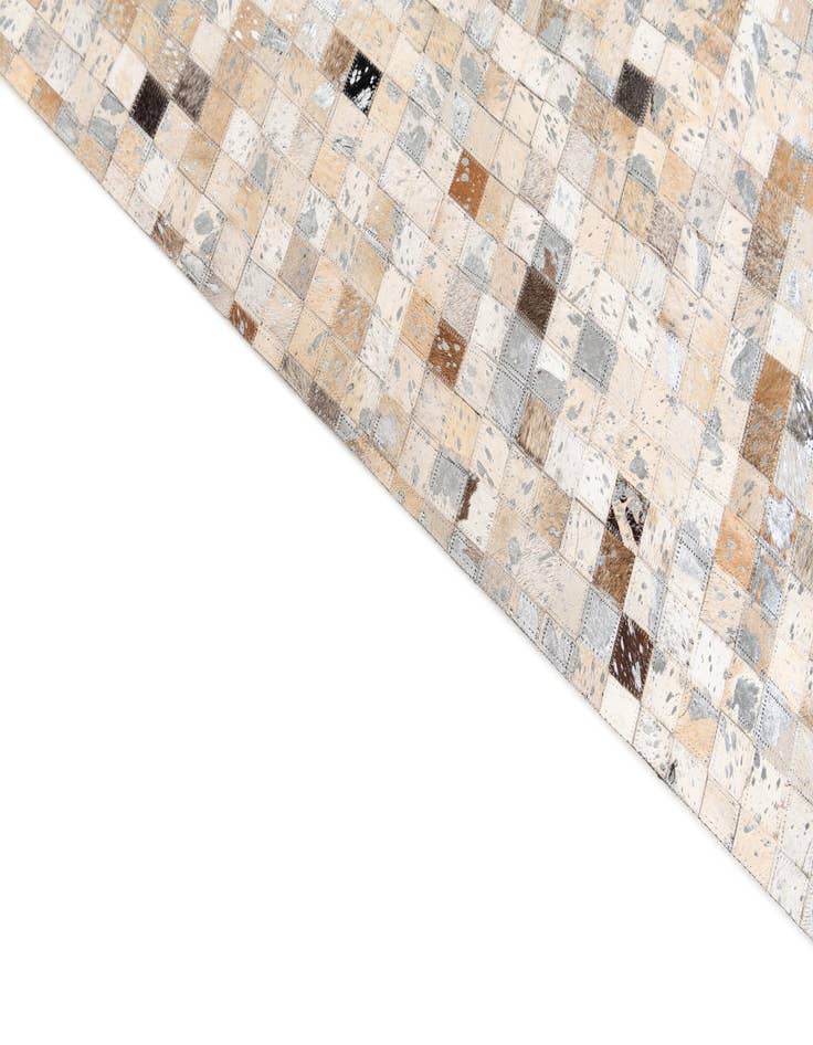 Detail image of 5' 3 x 7' 6 Cowhide Stocks Rug