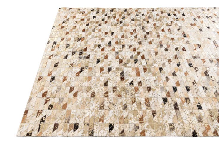 Detail image of 5' 6 x 7' 6 Cowhide Stocks Rug