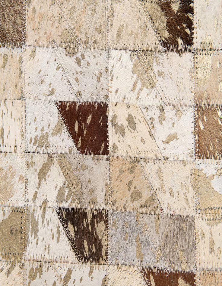 Detail image of 5' 6 x 7' 6 Cowhide Stocks Rug