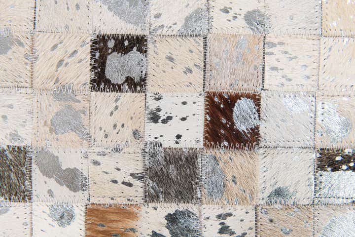5' 1 x 8' Cowhide Stocks Rug