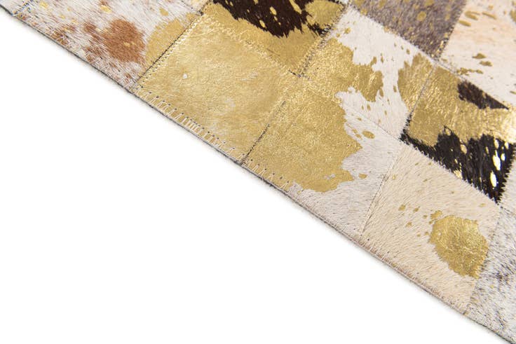Detail image of 5' x 7' 11 Cowhide Stocks Rug