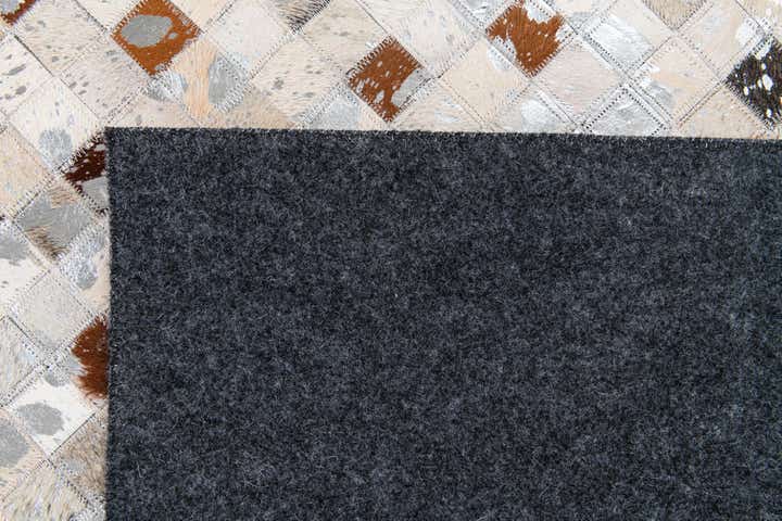 5' x 8' Cowhide Stocks Rug